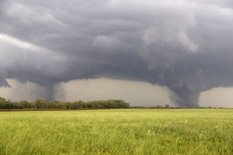 Illustration for article titled Twin Tornadoes Devastate Nebraska Town